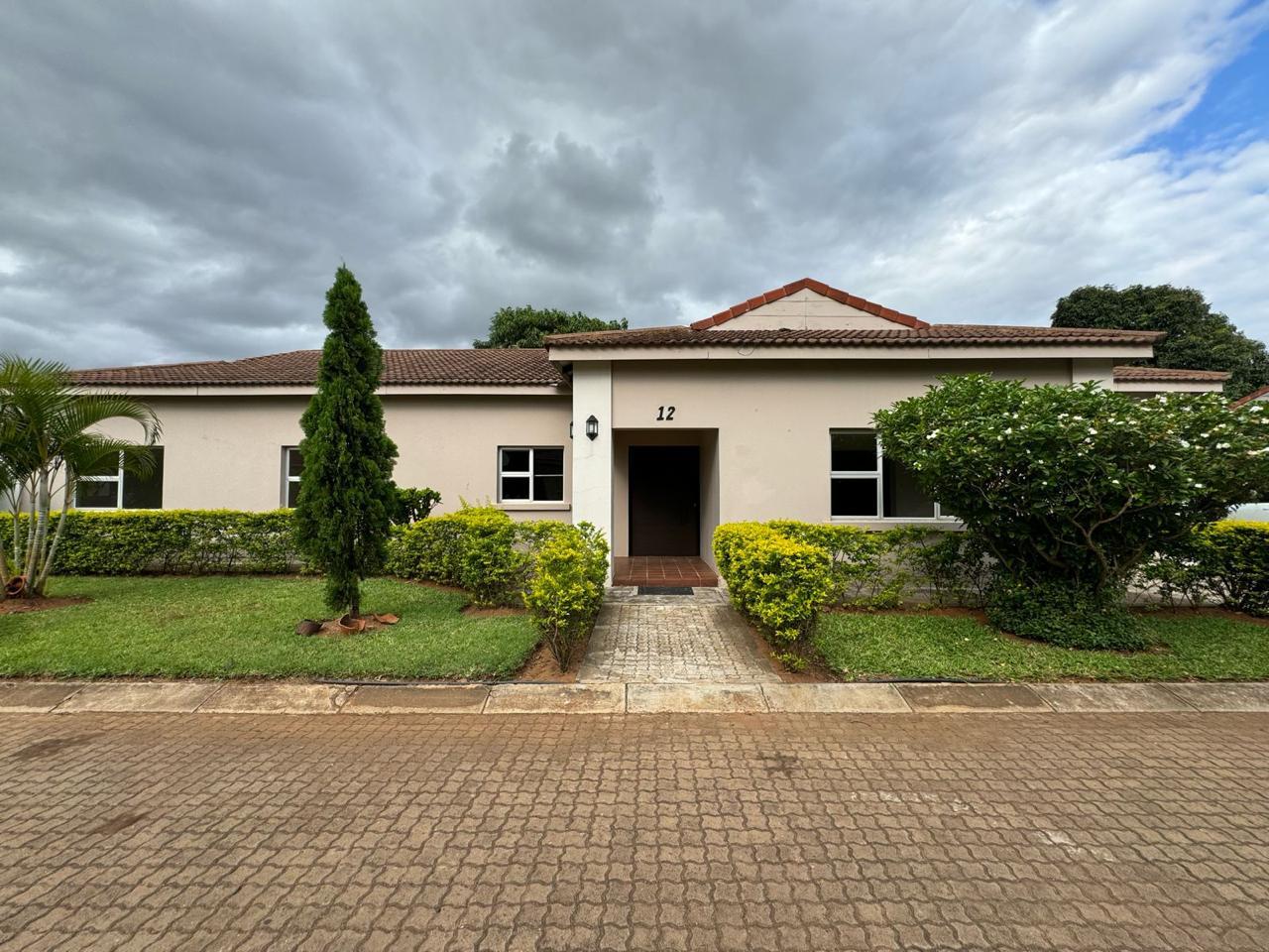 Casa de Luxo · Condomínio Vila Rosa